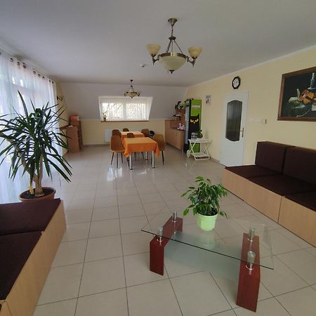 Invest Vendégház Eger Exterior foto