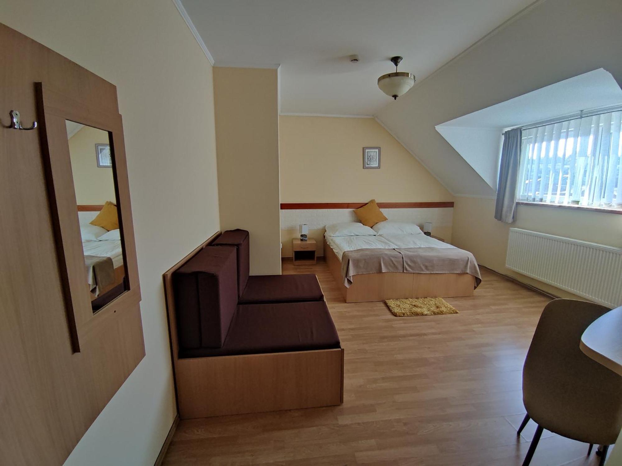 Invest Vendégház Eger Habitación foto